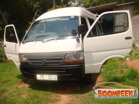 Toyota HiAce Dolphin highroof Van For Rent