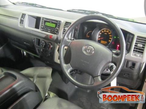 Toyota HiAce KDH223 Passenger Van For Sale