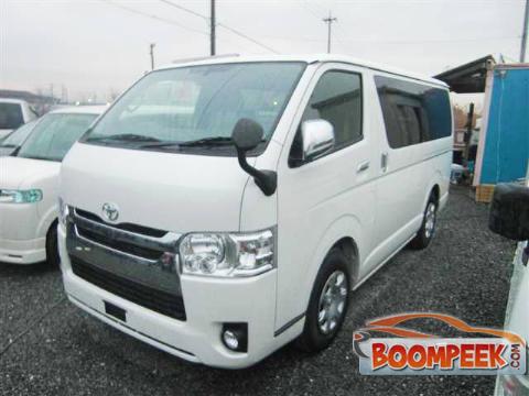 Toyota HiAce KDH201 Van For Sale