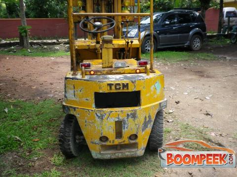 TCM FG10 ForkLift TCM FG10 Constructional Vehicle For Sale